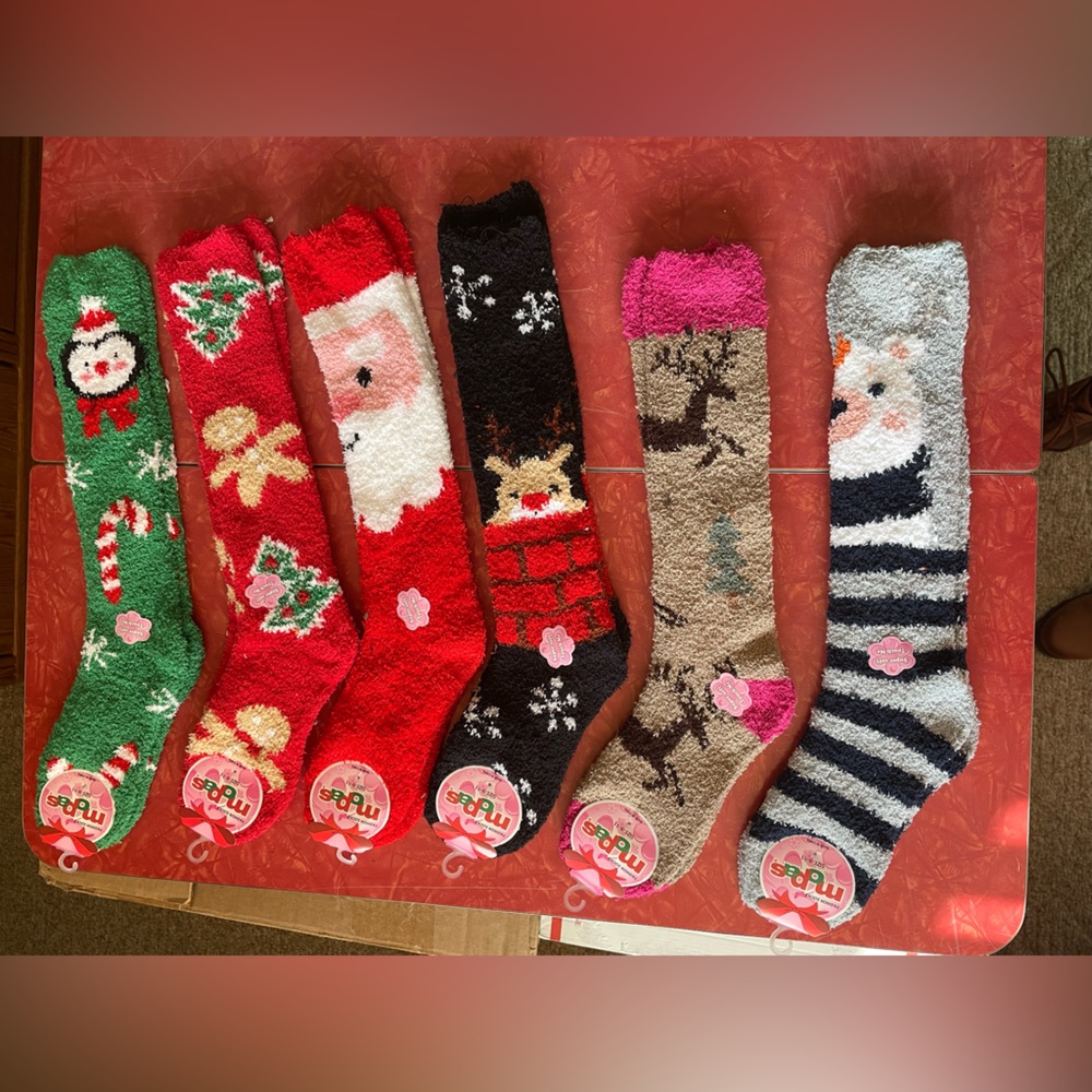 🎄❤️💚🧑‍🎄🐧NWT LONG MOPAS FUZZY COMFY SOCKS - Picture 15 of 16
